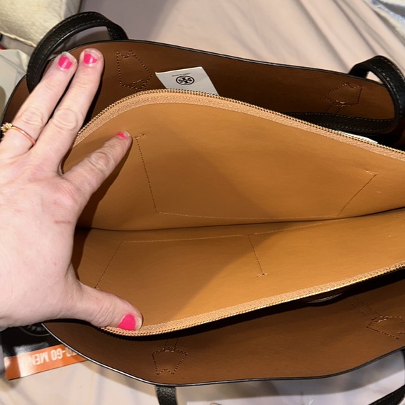 NWT Tory Burch Perry triple compartment tote black pebbled leather very large - Picture 5 of 16